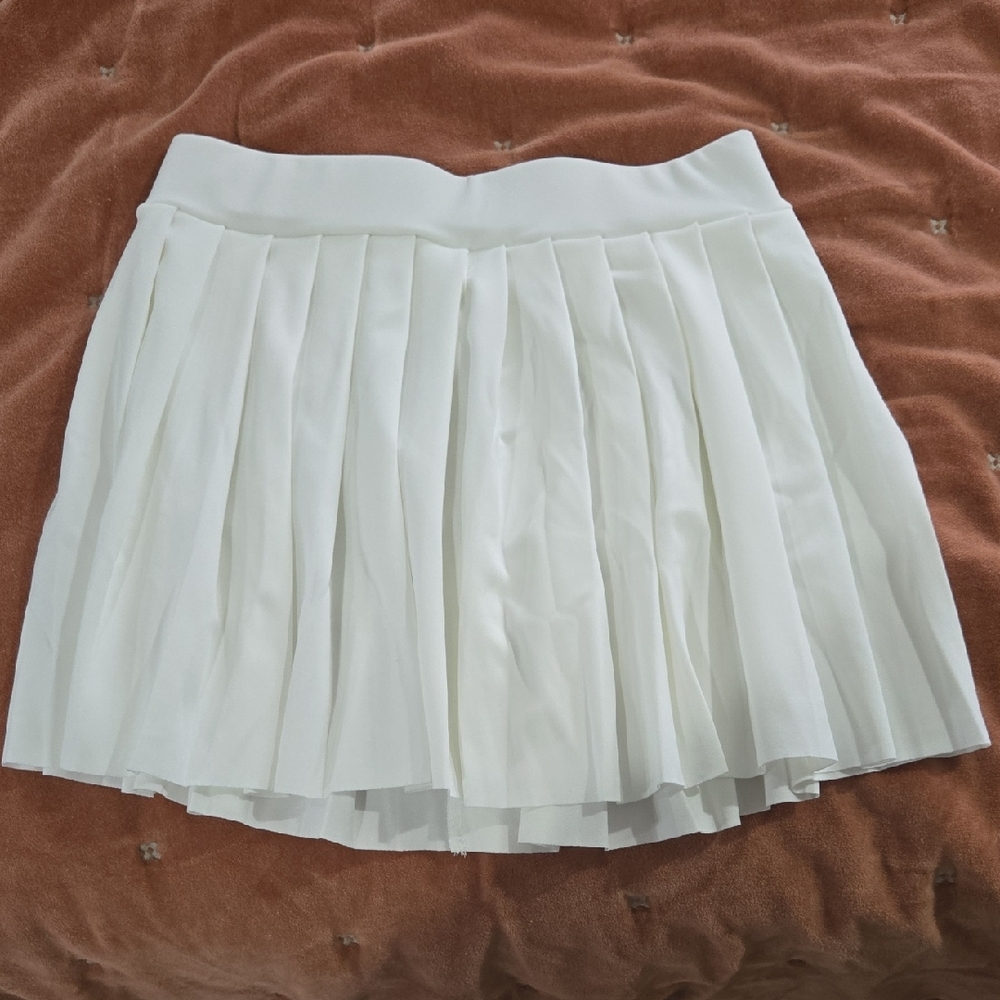 Sporty White Pleated Skirt. Size S. No Tags But New In Bag.